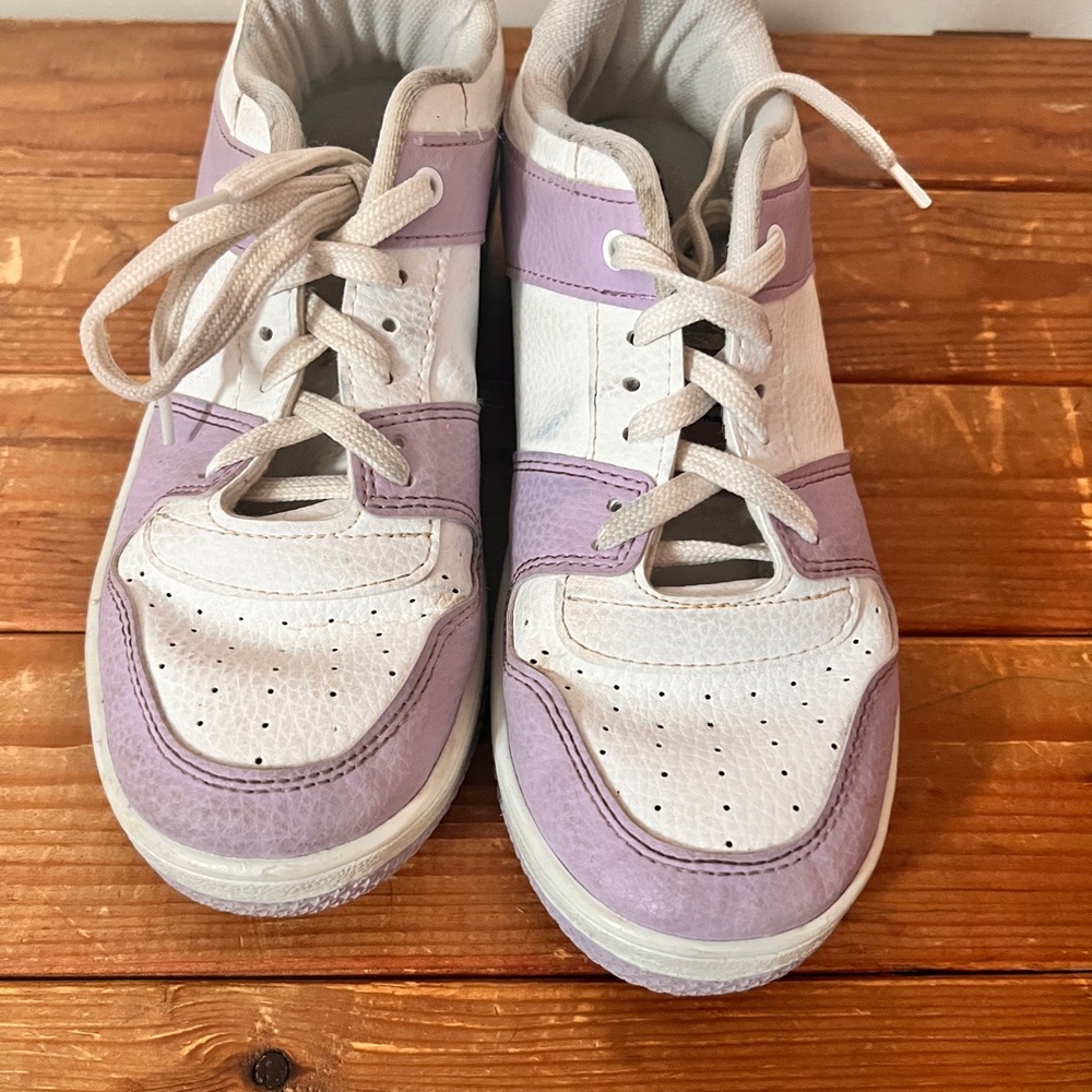 Nike Women's White and Purple Sneakers